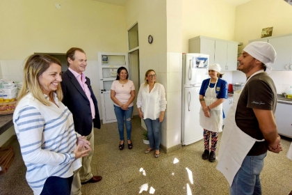 Del gesto de los funcionarios en marzo al ajuste en abril