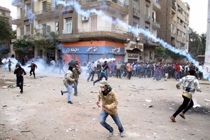 En El Cairo, las fuerzas armadas derrocan al presidente Mohamed Morsi después de cuatro días de protestas populares
