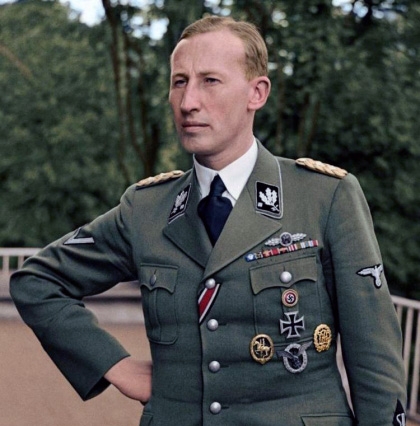 En la Alemania nazi, se define la siniestra Solución Final al Problema Judío