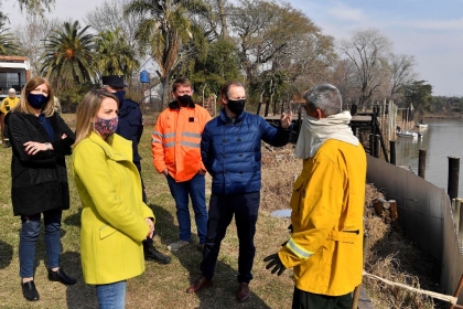 Gustavo Bordet recorrió las islas de Entre Ríos y Santa Fe afectadas por las quemas