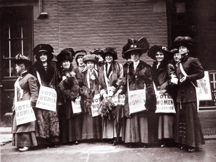 En 1920, en Estados Unidos, se le reconoce a la mujer el derecho a voto