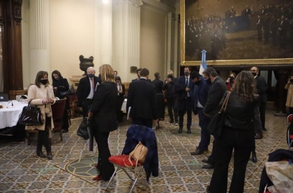 Un diputado macrista, que estuvo en sesión, dio positivo y tiene 36 contactos estrechos