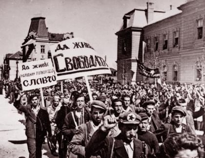 En Bulgaria, una insurrección antinazi lleva al poder al Frente de la Patria