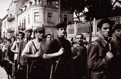 En Bulgaria, una insurrección antinazi lleva al poder al Frente de la Patria