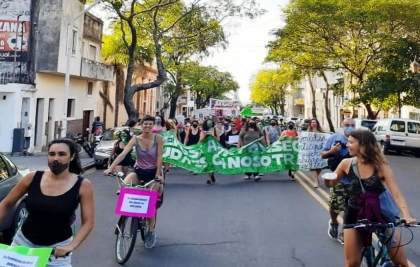 Marcharon en Paraná por el cese de la violencia hacia las mujeres y las disidencias