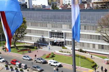 Sumario contra empleado jerárquico por usar Tribunales para reclamo antiderechos