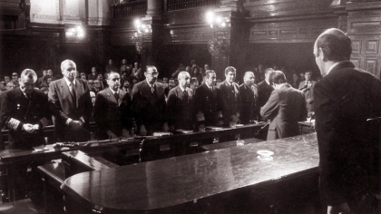 Son condenados los dictadores militares: a perpetua, Videla y Massera, y a 17 años de prisión, Viola