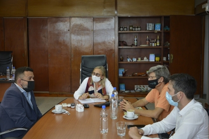 Antes del inicio del ciclo lectivo, personas incluidas en el Programa Potenciar Trabajo realizarán arreglos en escuelas provinciales 