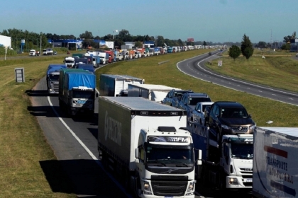 Tras orden judicial, se levantó el corte de transportistas en acceso al Túnel