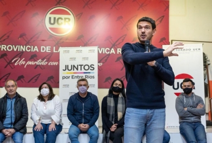 Emanuel Gainza (PRO) hizo un acto en la Casa Radical y Galimberti (UCR) lo mandó a alquilar un pelotero