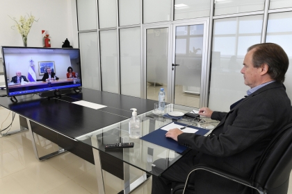 Gustavo Bordet participó de la reunión con los gobernadores que Alberto encabezó en La Rioja