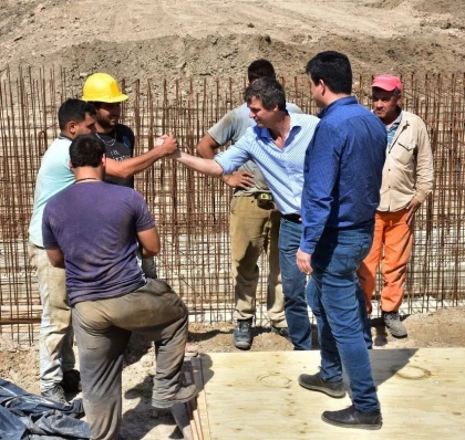 Enrique Cresto recorrió obras mostrando que lo diferencia de otras formas de gobernar