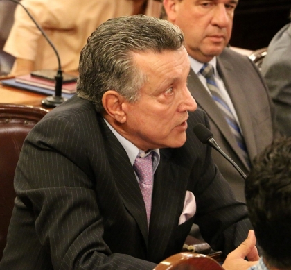 Juan Zacarías convoca a votar Defensor del Pueblo