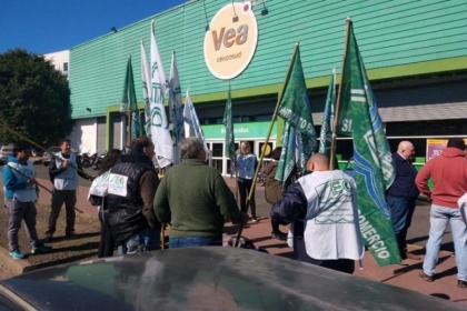 Despidieron a 28 trabajadores del Supermercado Vea y les impidieron ingresar