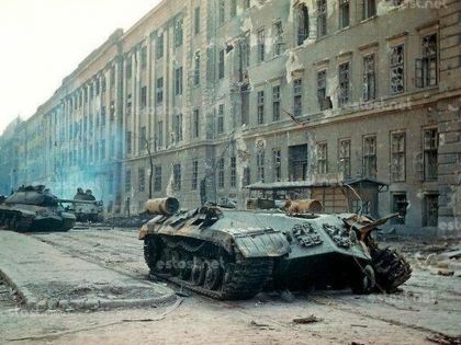 Los tanques de la Unión Soviética aplastan la Revolución en Hungría