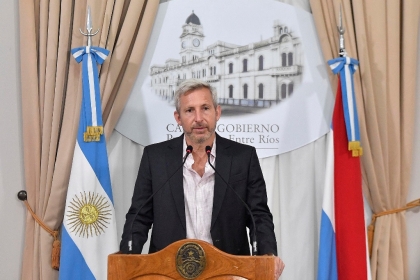 Denuncian que dos funcionarios desobedecieron al porteño Frigerio y se fueron de vacaciones