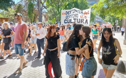 Una multitud acompañó en Paraná el repudio contra las nefastas medidas de Milei