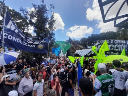 En Concordia, una multitudinaria cantidad de personas protestaron contra las funestas medidas de Milei