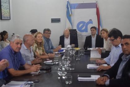 AGMER presentó en la Paritaria las demandas para continuar la discusión salarial
