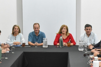 El PJ le pone nombre al feroz ajuste de Milei y se diferencia del temeroso Frigerio