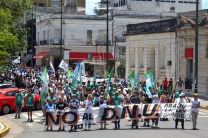 Movilización en Concepción del Uruguay: Tenemos que parar esta máquina de destruir