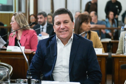 El senador peronista Conti presentó un proyecto para que los clubes paguen menos luz