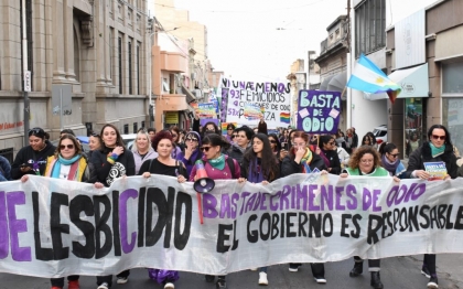 La marcha del Ni Una Menos exigió justicia por las víctimas de violencia y cuestionó el brutal ajuste del Gobierno