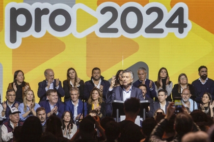 Sin animarse a enfrentar a Milei, Macri le declaró la guerra al entorno presidencial