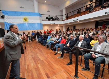 ¿Frigerio es o se hace?: avaló el veto total a la ley que establece el pago de la deuda con la Caja de Jubilaciones