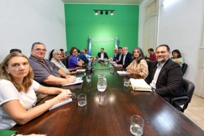 Agrupación radical criticó la oferta salarial del Gobierno a los docentes por la asimetría con funcionarios