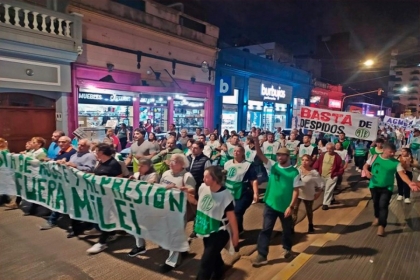 Nutrida movilización de gremios y jubilados en Concordia: los testimonios en la marcha