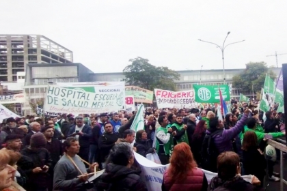Marcha de la Intersindical contra el OSER de Frigerio: Movilización histórica en defensa del IOSPER de los trabajadores