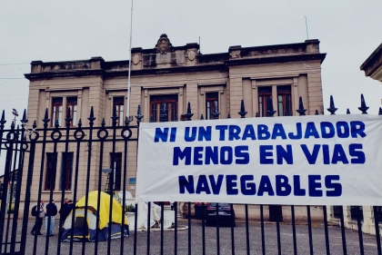 Trabajadores de Vías Navegables realizan un acampe simbólico en Paraná