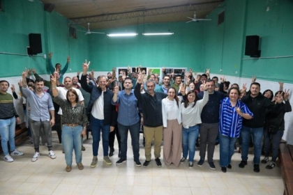 Adán Bahl y Guillermo Michel, junto al intendente Damián Arévalo reunieron a la militancia
