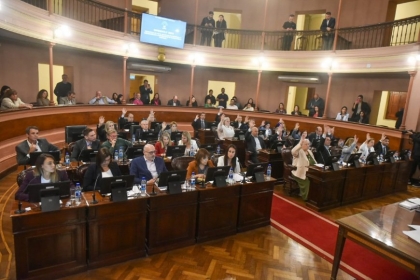 Laura Stratta afirmó que es irresponsable endeudarnos y remarcó que el PJ no apoyó la incapacidad del oficialismo