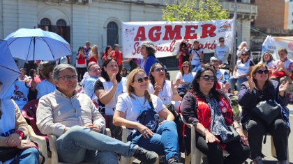 AGMER realizó un acto frente a Casa de Gobierno y confirmó la adhesión al paro nacional docente del 14 de octubre
