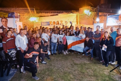Adán Bahl y Guillermo Michel se reunieron con la familia policial en Paraná