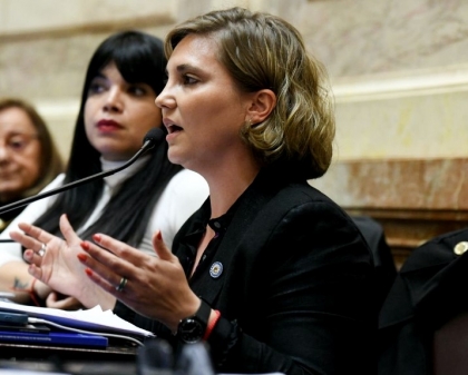 Stefanía Cora cuestionó a Milei por no aplicar las leyes de financiamiento a universidades y a la salud