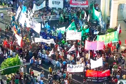 Multitudinaria marcha en Paran&aacute; contra la reforma esclavista que elimina los derechos de los trabajadores