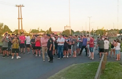 Trabajadores de la avícola Tres Arroyos reclaman el pago del aguinaldo