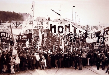 El dictador militar Lanusse prohíbe a Juan Perón volver a la Argentina