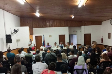 Militantes de LLA deliberaron en Tala, junto a Etchevehere y a una tránsfuga del PJ que se pasó a las filas libertarias