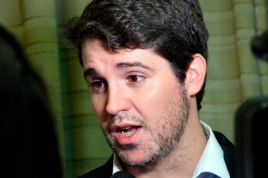 La caja que está en discusión: Con OSER, Frigerio manejaría $222 mil millones, calculó Álvaro Gabás
