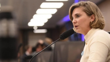 La legisladora peronista entrerriana Stefanía Cora preside la Comisión de Población y Desarrollo Humano
