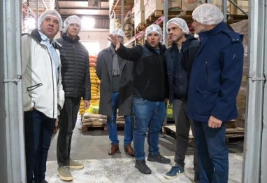 Guillermo Michel y Adán Bahl recorrieron una fábrica de alimentos y destacaron la producción con valor agregado