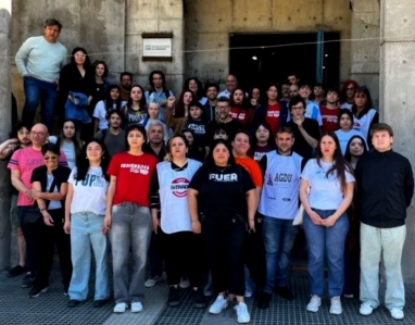La comunidad universitaria de Entre Ríos armó un cacerolazo contra el veto de Milei
